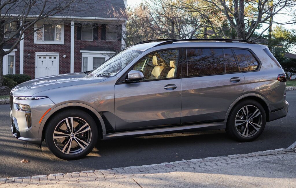 2025 BMW X7 xDrive40i